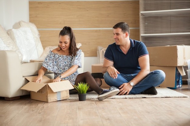 Comprehensive Moving Guide: Effortlessly Transitioning to Your New Home