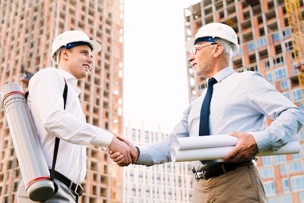 Five Essential Tips for Hiring a Reliable Contractor