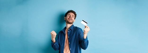 The 10 Credit Cards Offering Maximum Benefits